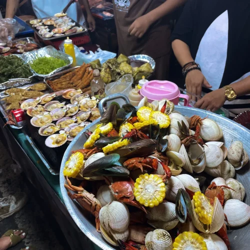 seafood-in-night-market
